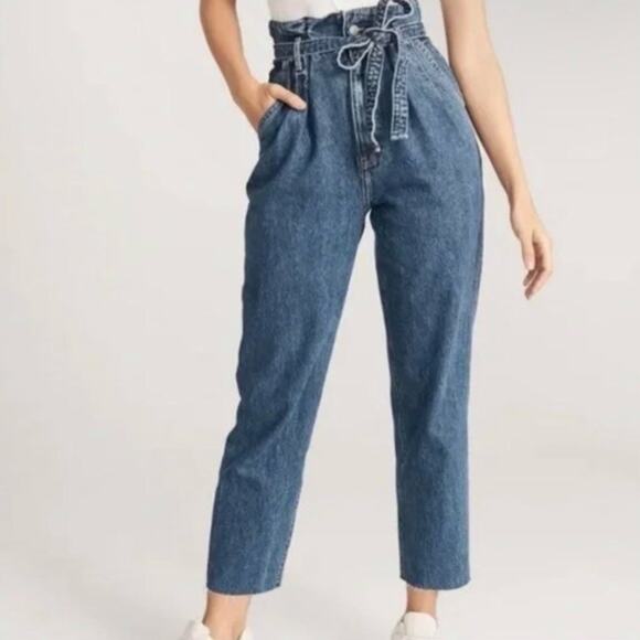Abercrombie and Fitch High Waisted Paper Bag Mom Jeans with Belt, Size 27/4R - Picture 2 of 12
